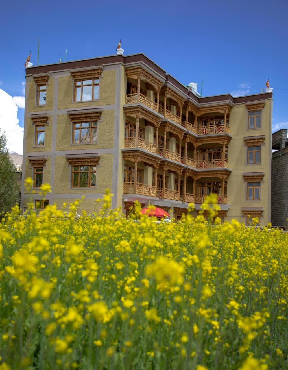 The Nangsay Hotel Leh Exterior foto